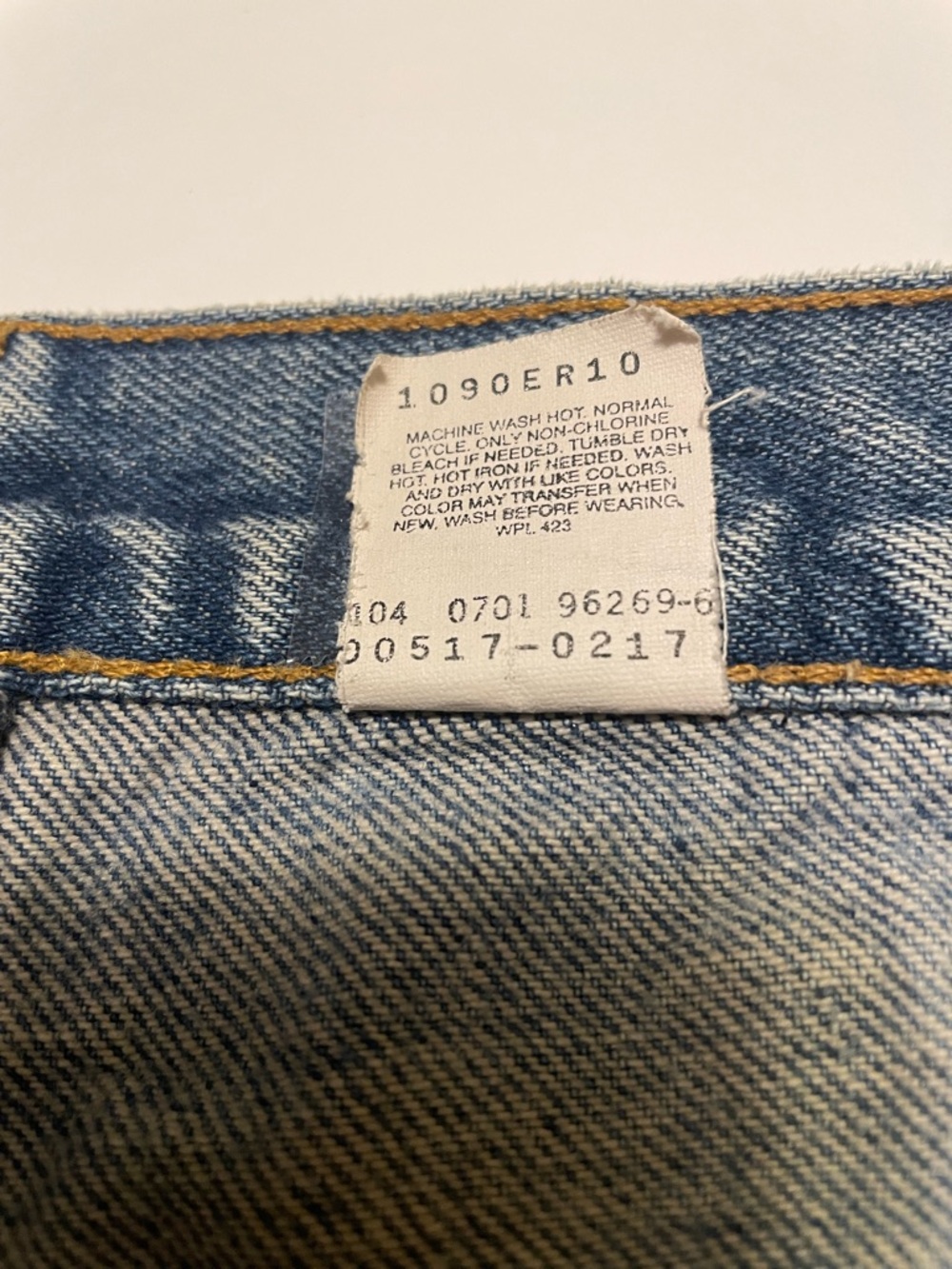 Levi 517 Bootcut Vintage Distressed Blue Denim Ripped Jeans Size 33x32 - Picture 9 of 9